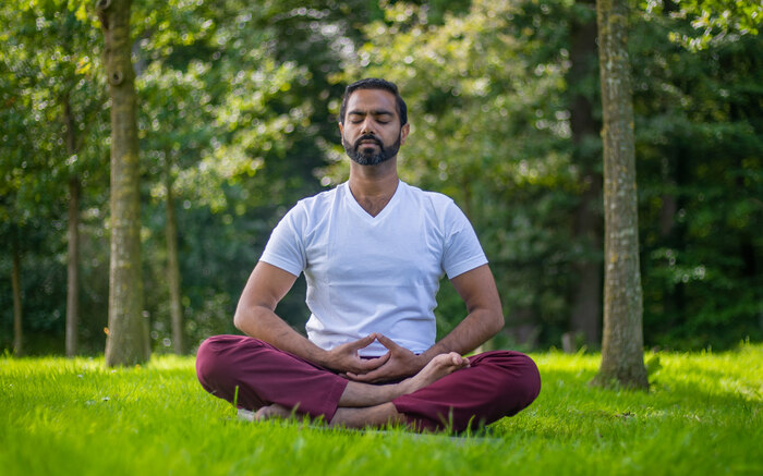 successful people spend time in meditation