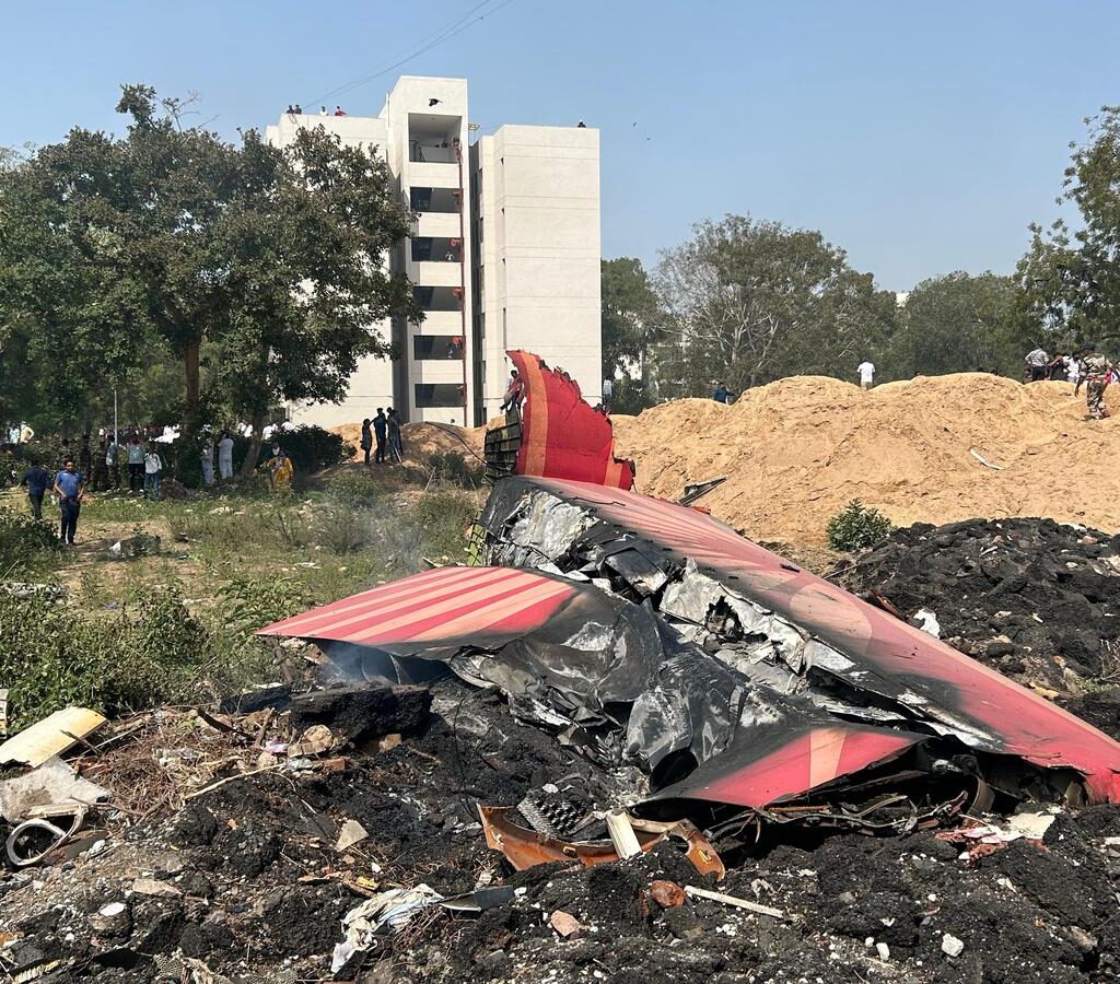 engine trouble is the main reason behind flight crash